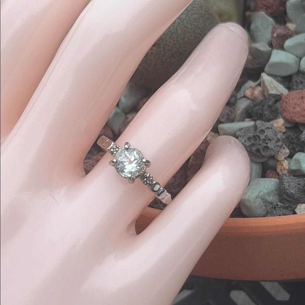 Elegant Silver Women's Ring 925ss